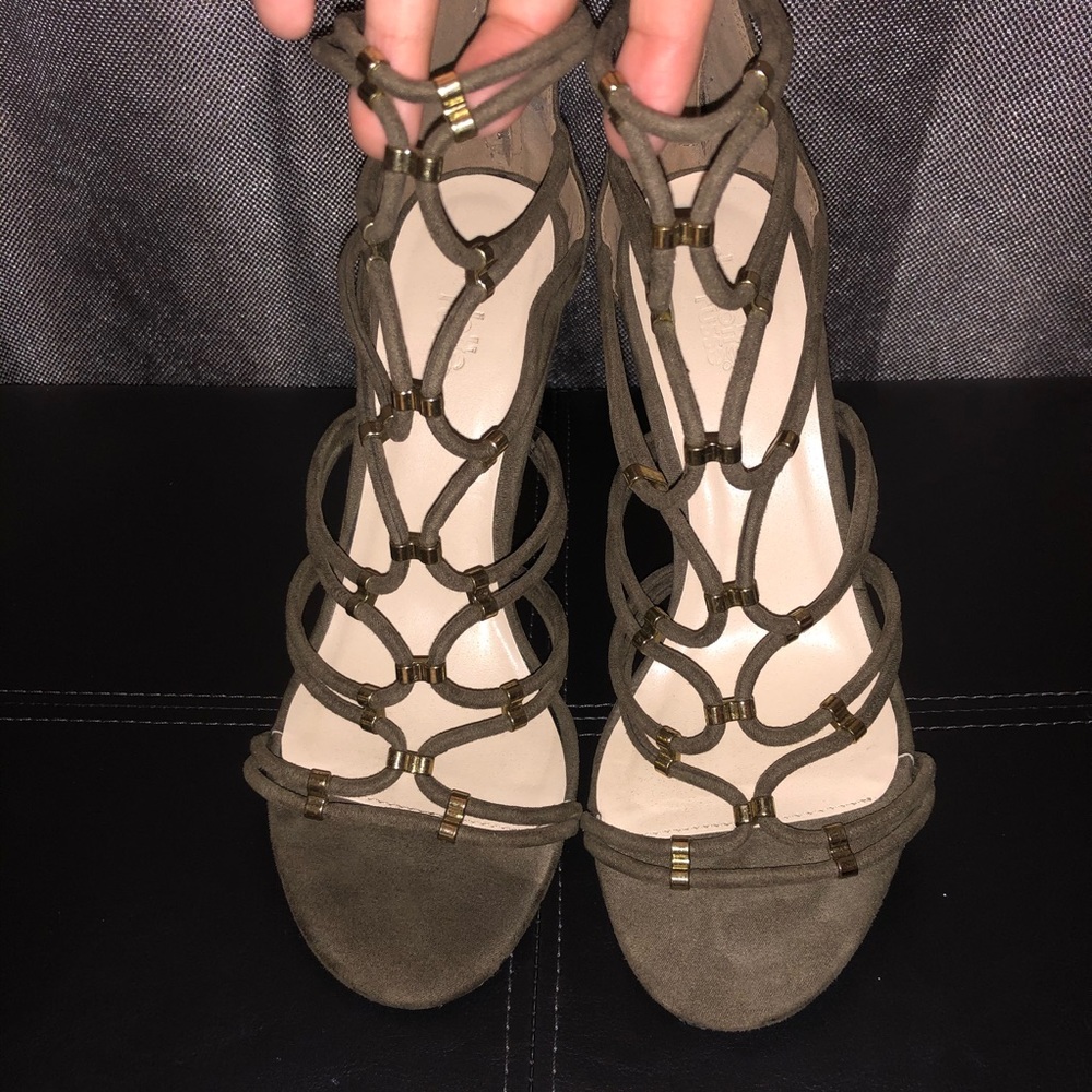 Charlotte Russe hunter green heels w/ gold accents